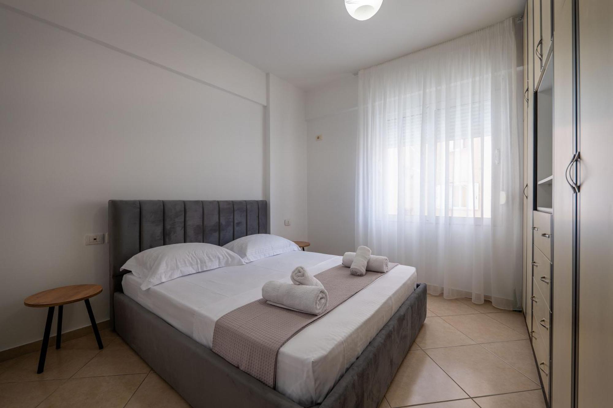 Meri's 1 * Saranda